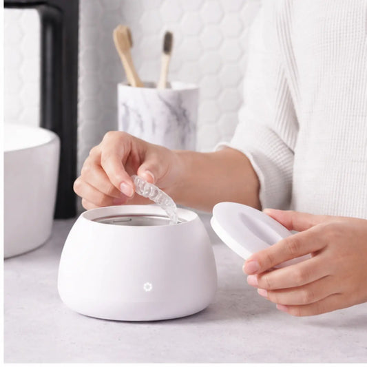 Dental Pod Ultrasonic Retainer Cleaner — Product in use
